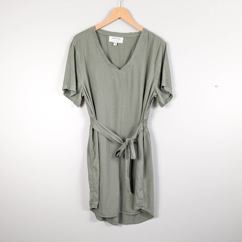 cloth & stone Sage Green V-Neck Midi Dress with Tie Waist
